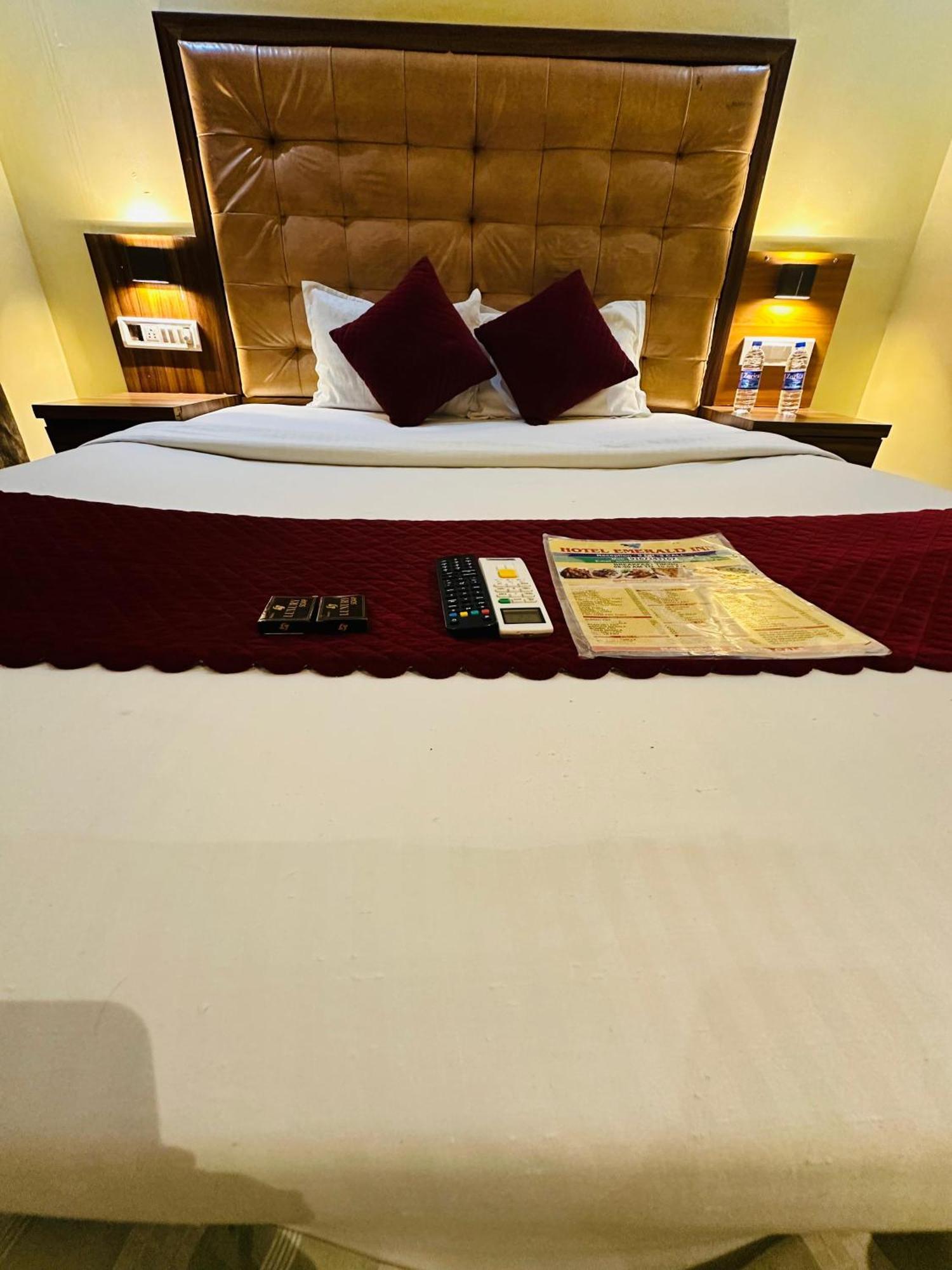 Hotel Emerald Inn Mumbai Hotel Bombaj